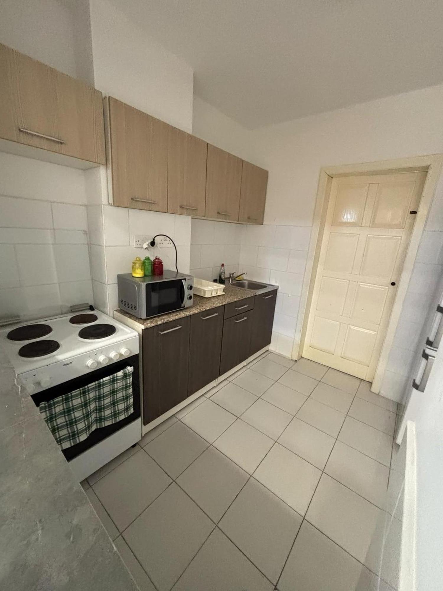 Lägenhet 1 Bedroom In The Heart Of St Julians *